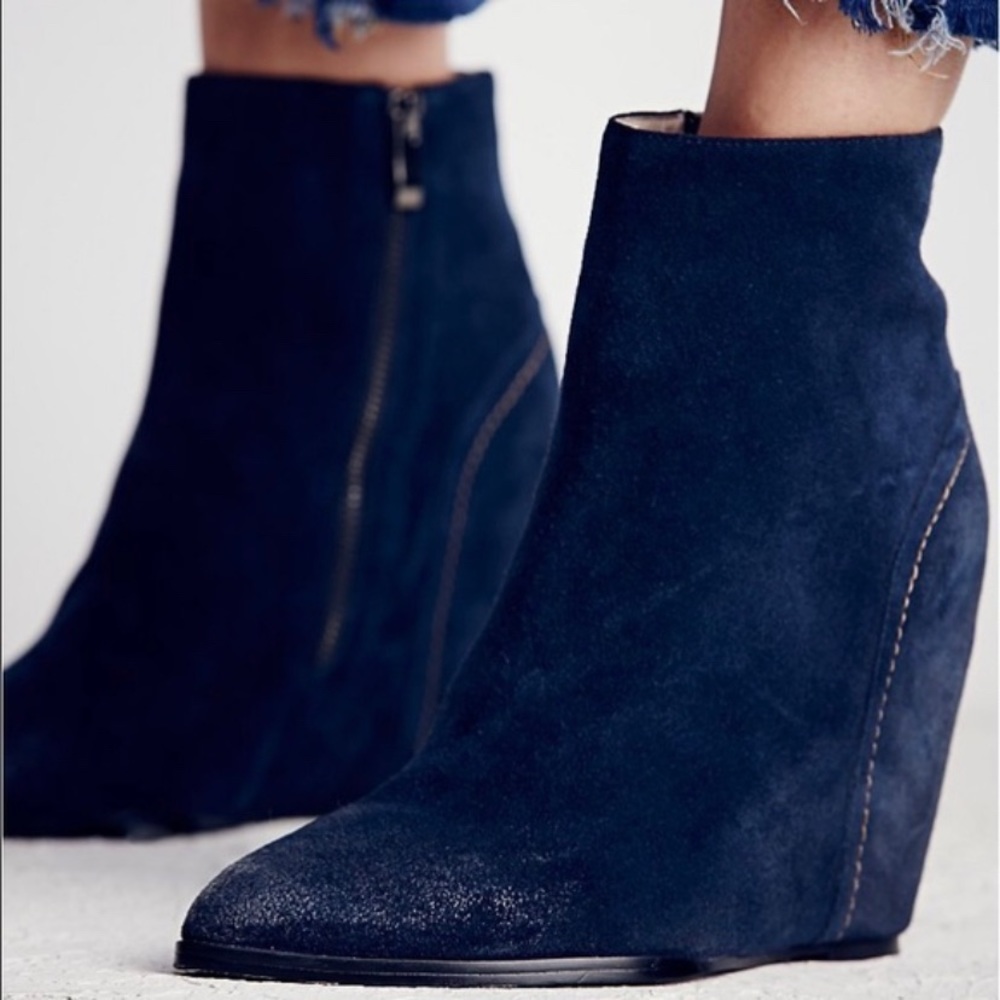 Free People wedge boots - navy Into the Mystic Wedge size 10